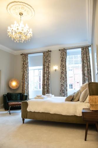 The Ballroom - Huge Apartment in Lichfield City Centre in ลิชไฟลด์