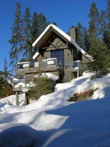 ทัศนียภาพภายนอกโรงแรม, 4 Mt Brewer by StayIn in พาโนรามา (BC)