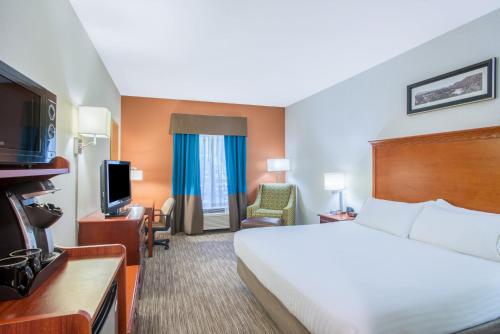 Holiday Inn Express Hotel & Suites Brattleboro, an IHG Hotel