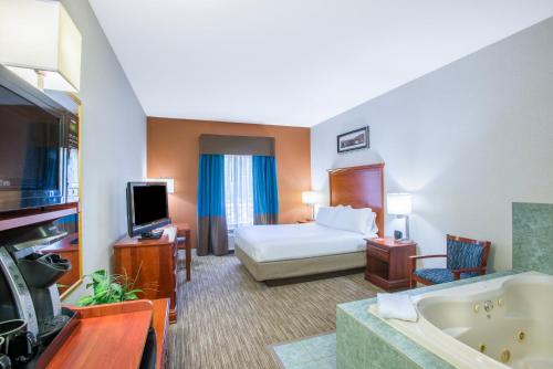 Holiday Inn Express Hotel & Suites Brattleboro, an IHG Hotel