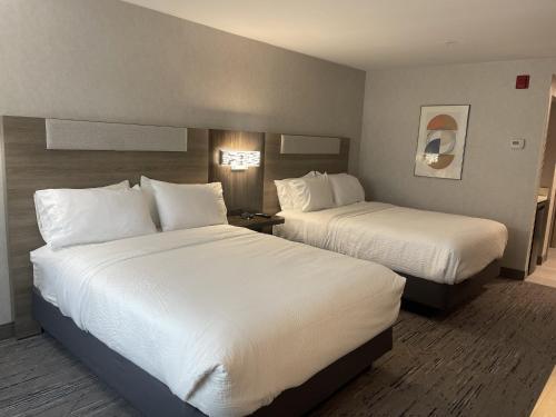 Holiday Inn Express Hotel & Suites Brattleboro, an IHG Hotel