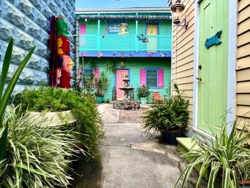Creole Gardens Guesthouse and Inn - 출입구