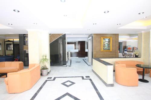Myra Hotel - 출입구