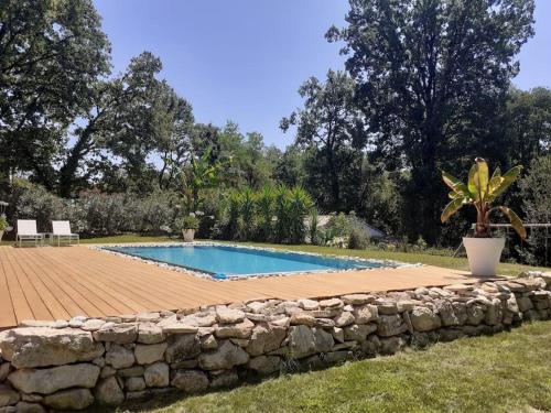 TRES BELLE VILLA DE 250 m2 AVEC PISCINE CHAUFFÉE