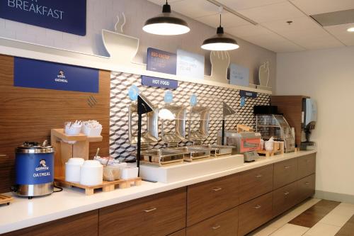 餐饮, 戴维斯智选假日酒店及套房-大学区-洲际酒店集团旗下 (Holiday Inn Express & Suites Davis - University Area By IHG) in 戴维斯(CA)