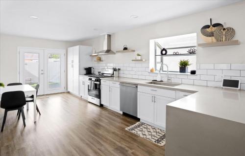 Modern Comfort Pool BBQ Prime Location in ลิตช์ฟิลด์พาร์ค