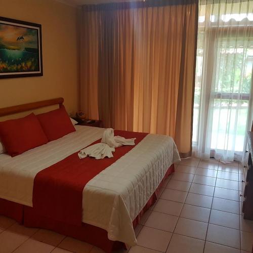 Standard Queen Room room in Amapola Resort