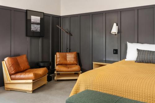557581272 The Coachman Hotel