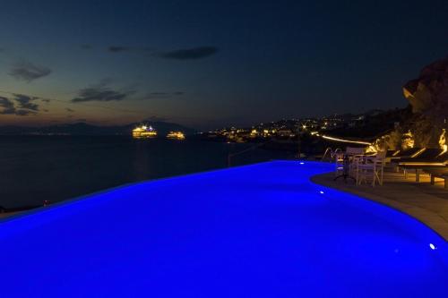 Mykonos Beach Hotel - image 3