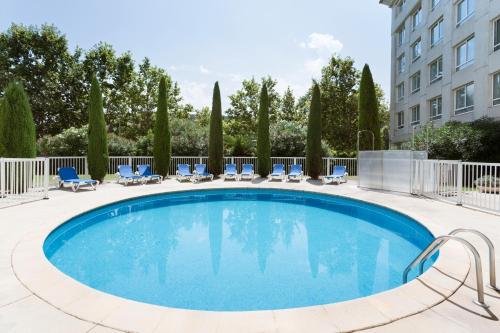 泳池, 蒙彼利埃諾富特套房酒店 (Novotel Suites Montpellier) in 蒙彼利埃城中心