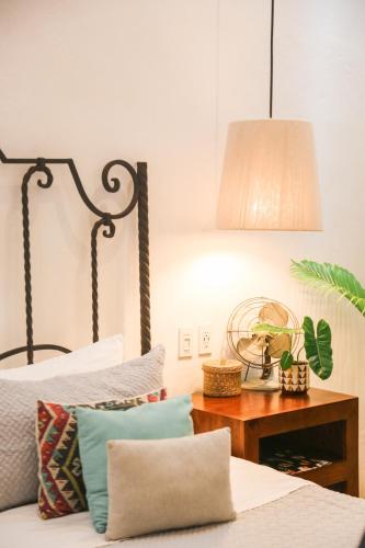 Deluxe King Suite image 9