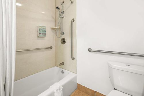 Best Western Park Crest Inn - image 3