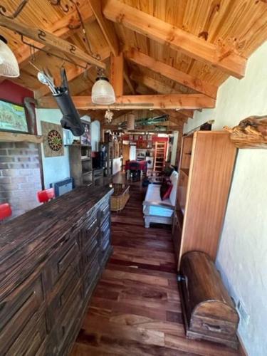 Two-Bedroom Chalet room in casa al pie del cerro Otto rodeada de bosque.
