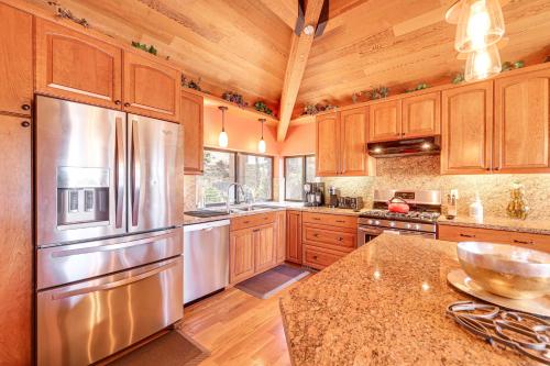 Lake Tahoe Home with Hot Tub 10Mi to Squaw Valley Ski - image 12