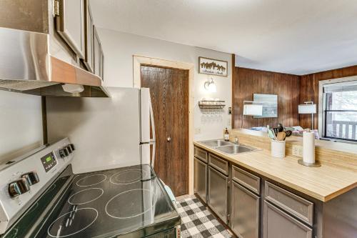 Rustic Angel Fire Condo Resort Shuttle On-Site! in Angel Fire, USA