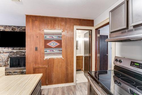Rustic Angel Fire Condo Resort Shuttle On-Site! Rustic Angel Fire Condo Resort Shuttle On-Site!