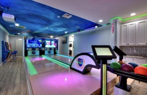 Get Ready for a Magical Experience 14 BED Just Reduced Rates in Davenport, USA
