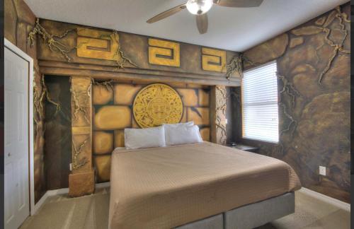 Dream Bowling Villa 14BR Heated Pool & Theater - image 5