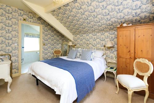 The Old Vicarage Dolfor - image 14