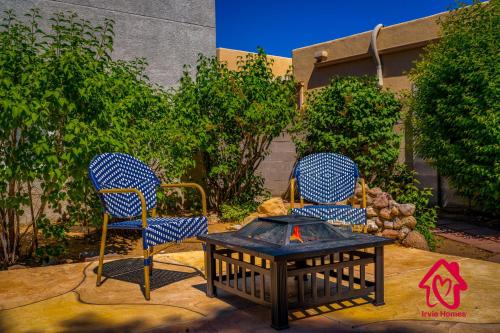 Pueblo Moon w Pool - An Irvie Home Pueblo Moon w Pool - An Irvie Home