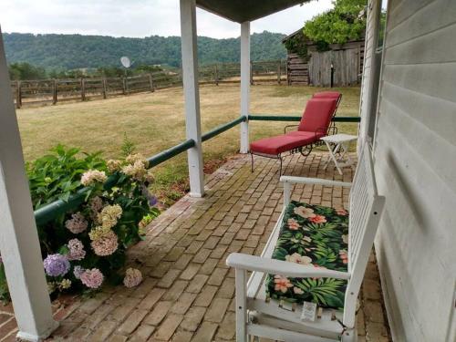 Historic 1850s Home at the Base of Jump Mountain Near Lexington Historic 1850s Home at the Base of Jump Mountain Near Lexington