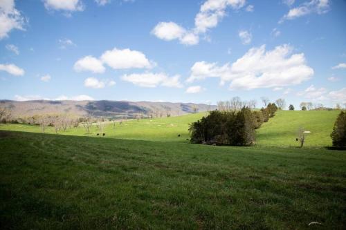 Historic 1850s Home at the Base of Jump Mountain Near Lexington Historic 1850s Home at the Base of Jump Mountain Near Lexington