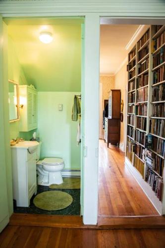 Historic 1850s Home at the Base of Jump Mountain Near Lexington Historic 1850s Home at the Base of Jump Mountain Near Lexington