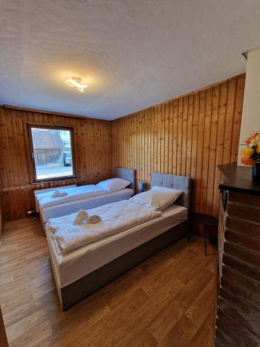 RANGE- Landhaus mit Panoramablick - 2 Apartments - 12 Personen