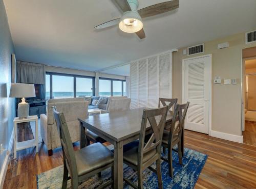 On the Beach Heated Pool Beachfront Condo Island House Condominiums Unit 113 in Padre Island, USA