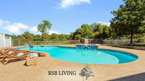 Amazing 4BR - 2B Beautiful Pool & Garden in Garland, USA