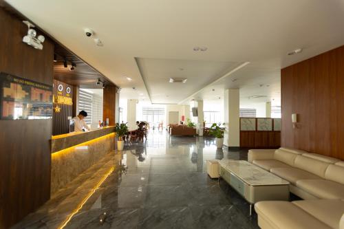 럭키스타 호텔 (LuckyStar Hotel) in 쁠래이꾸 (잘라이)