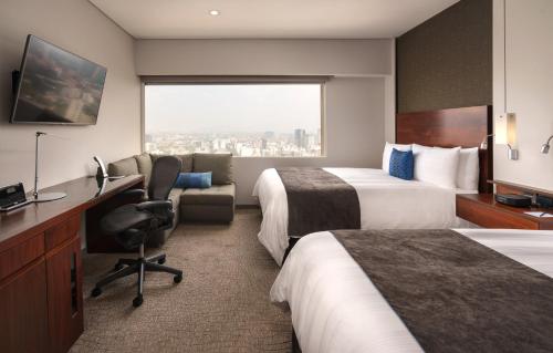 Double Room with City View image 5
