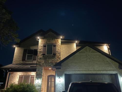 ITACA Luxury House near Hobby - Tap to explore photos