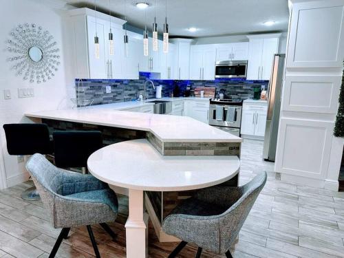 S&H Unlimited West Palm Beach 3 Bedroom Spacious House in West Palm Beach, USA