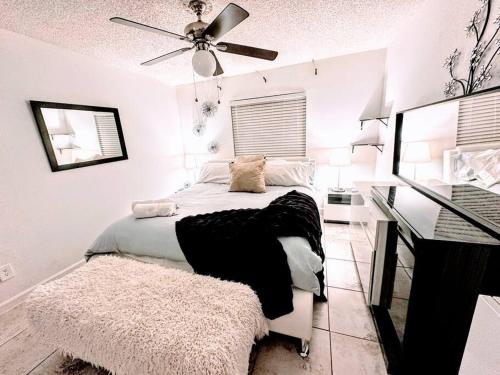 S&H Unlimited West Palm Beach 3 Bedroom Spacious House in West Palm Beach, USA