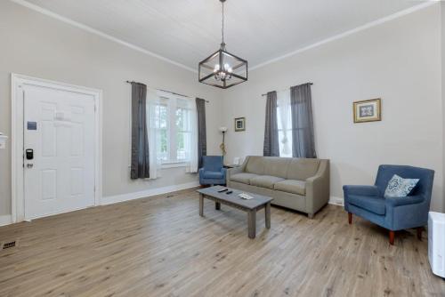 The Chattahoochee Cottage Walk to River & Shops - image 10