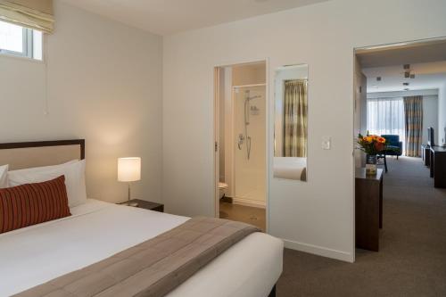 Two-Bedroom Suite image 10