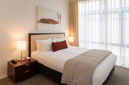 Two-Bedroom Townhouse image 3