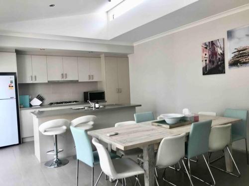 D119 Silver Birch Family Stay in West Footscray