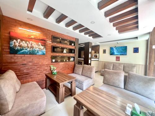 Satkar Boutique Home near Kathesimbhu Stupa