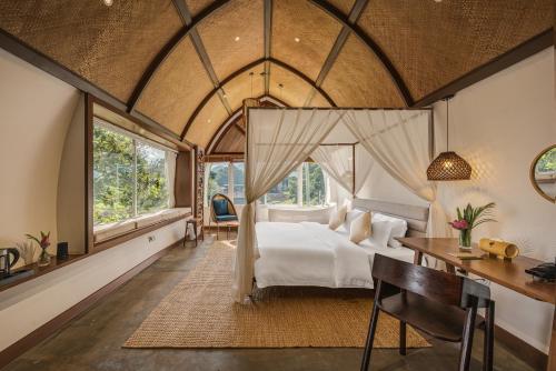 Phum Domnak Domrey Resort in Phnum Sruoch