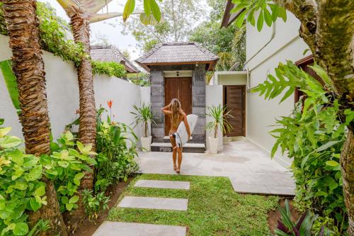 Deluxe Villa image 2
