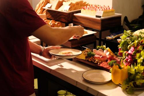 Essen und Erfrischungen, Paul Chabot Hotel  in Haiphong