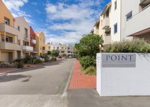 สภาพแวดล้อมโดยรอบ, Seaside Escape, Your Coastal City Getaway in อีแวนส์ พาเหรด