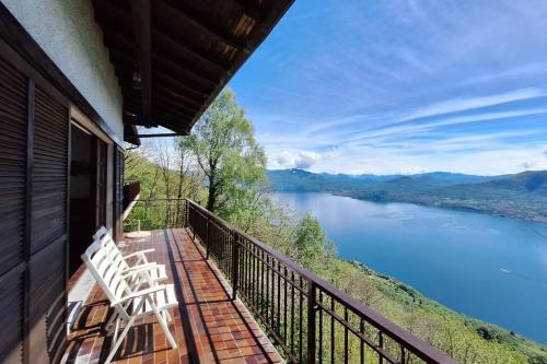 Lago Azzurro Infinity View - Happy Rentals
