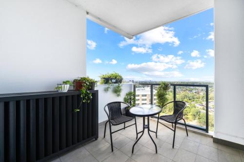High level urban retreat in Macquarie Park - image 9