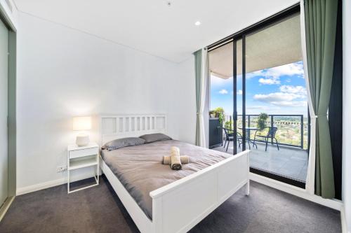 High level urban retreat in Macquarie Park - image 2