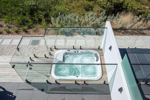 Award-winning beachfront luxury in Cremorne in Sandford