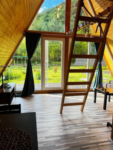 Cabane A-Frame Svinița (Cabane A-Frame Svinita) in Svinita