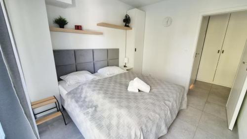 Apartment image 8